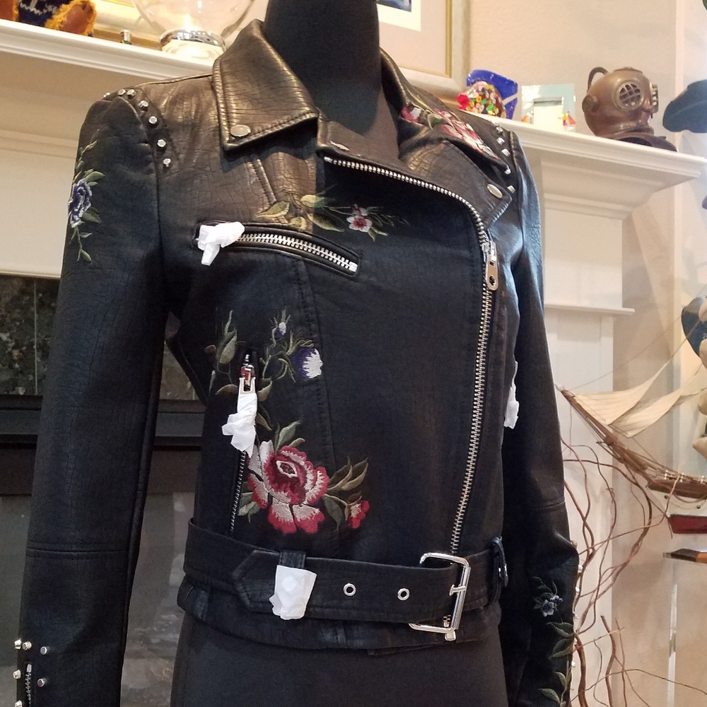 DRIFTWOOD Moto Jacket Faux Leather Studded Belted Floral Embroidery Black Sm NWT